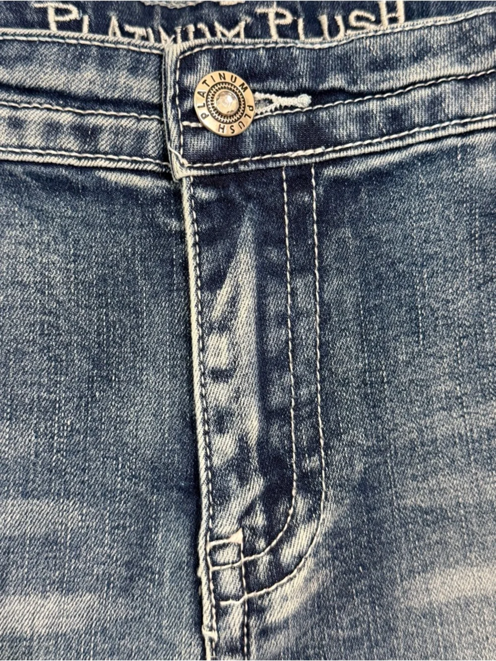 Platinum Plush Denim Jean Shorts XL Studded Wing Bling Y2K Wing Pocket Stretch - Picture 3 of 8